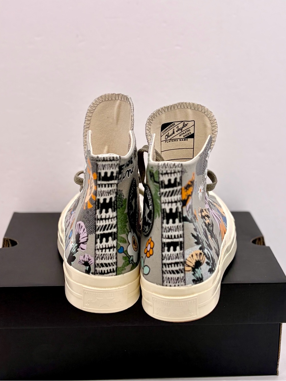 Converse Olive Green High-Top Sneakers with Multicolor Graphics Women’s size 7 - Picture 5 of 9